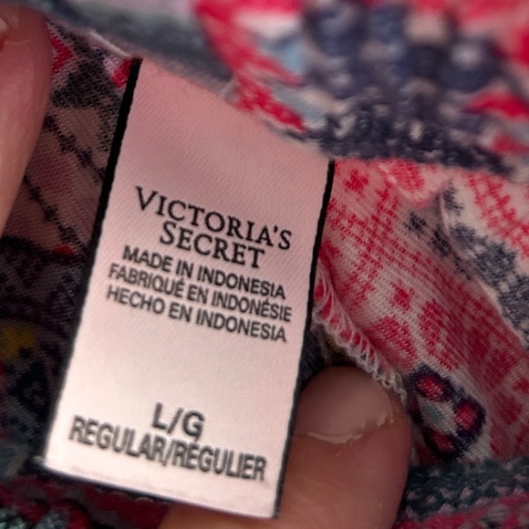 Victoria's Secret Multicolor Patterned Pajama Set - Picture 8 of 15